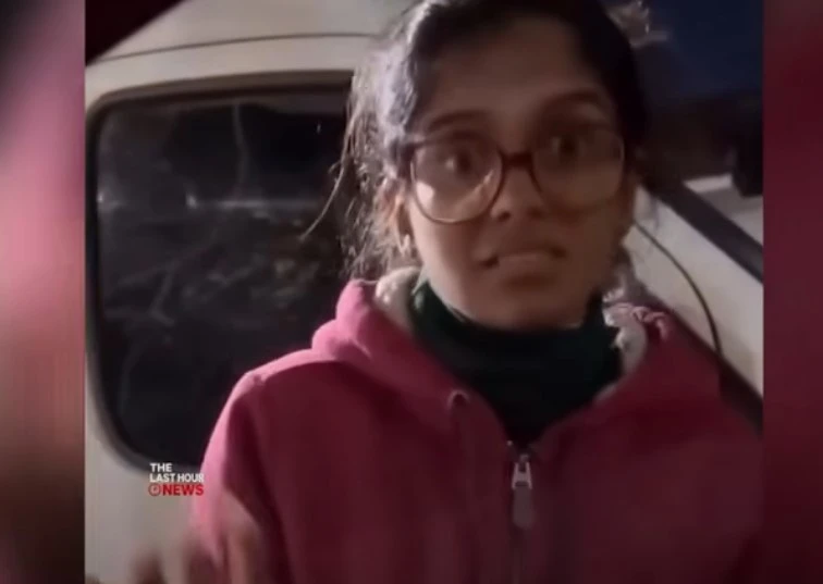 লন্ডনের রাস্তায় যা করলেন ভারতীয় ছাত্রী, ভিডিও ভাইরাল